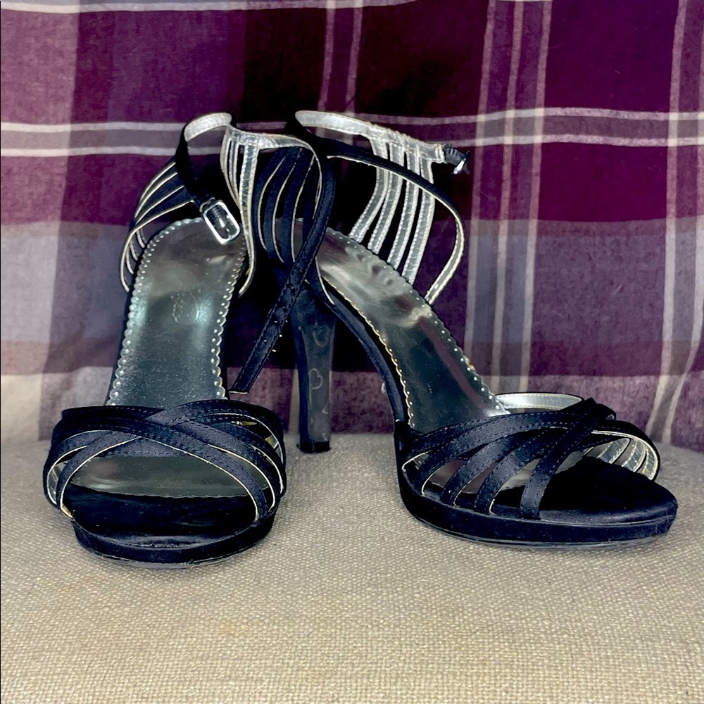 Black Strappy Heel’s